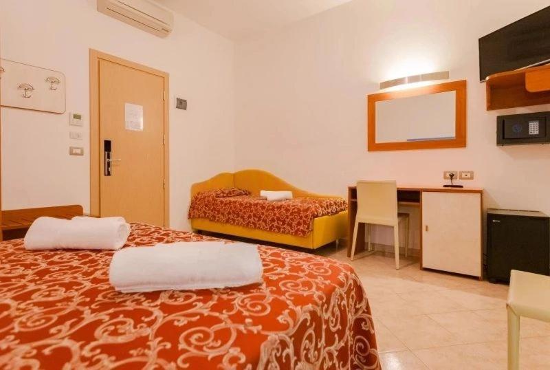 Hotel Ivana ミザーノ・アドリアーティコ エクステリア 写真