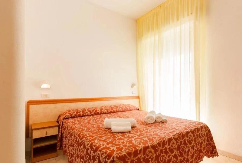 Hotel Ivana ミザーノ・アドリアーティコ エクステリア 写真