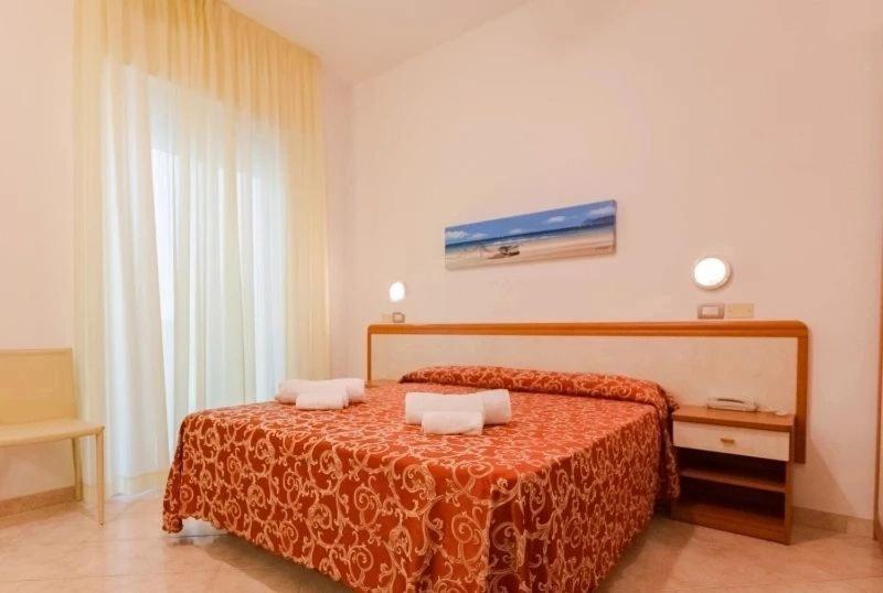 Hotel Ivana ミザーノ・アドリアーティコ エクステリア 写真